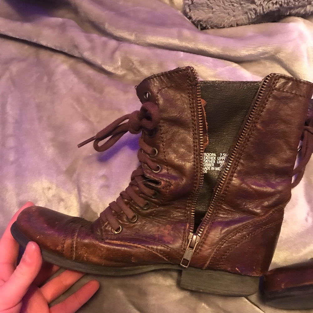 7.5 Steve Madden combat boots